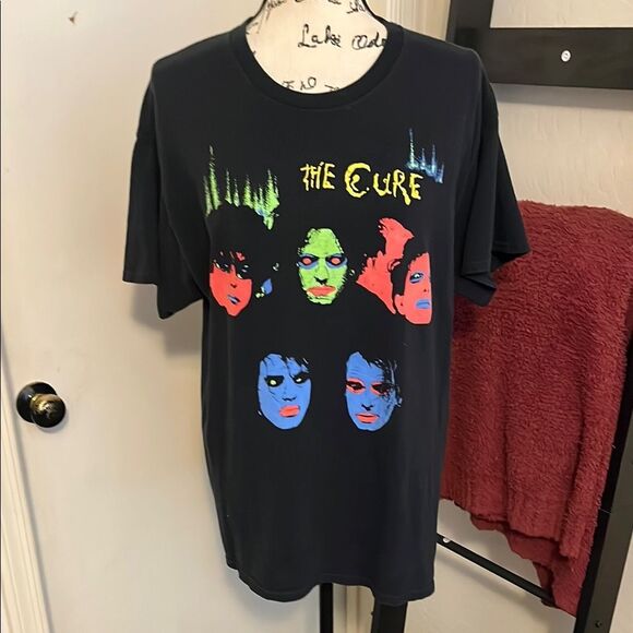 The Cure Band Music Black Distressed Graphic T-Shirt Concert - Picture 1 of 7